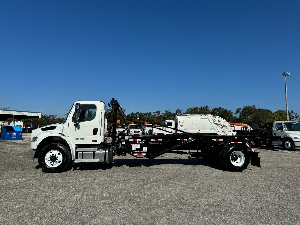 2025 Freightliner M2-106 Galfab OR30187