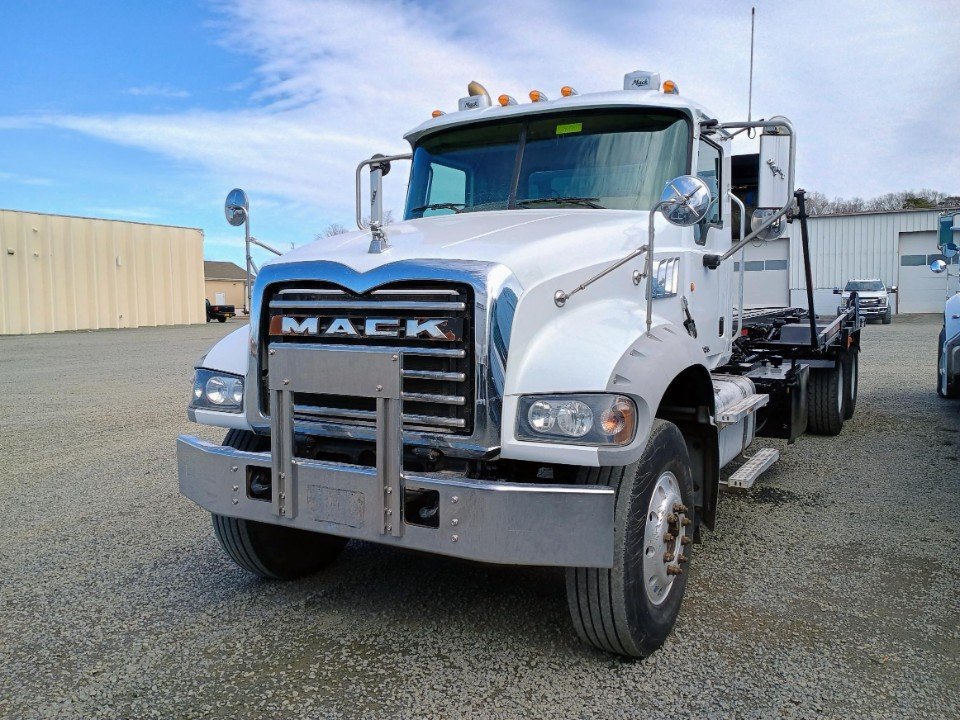 2014 Mack Granite