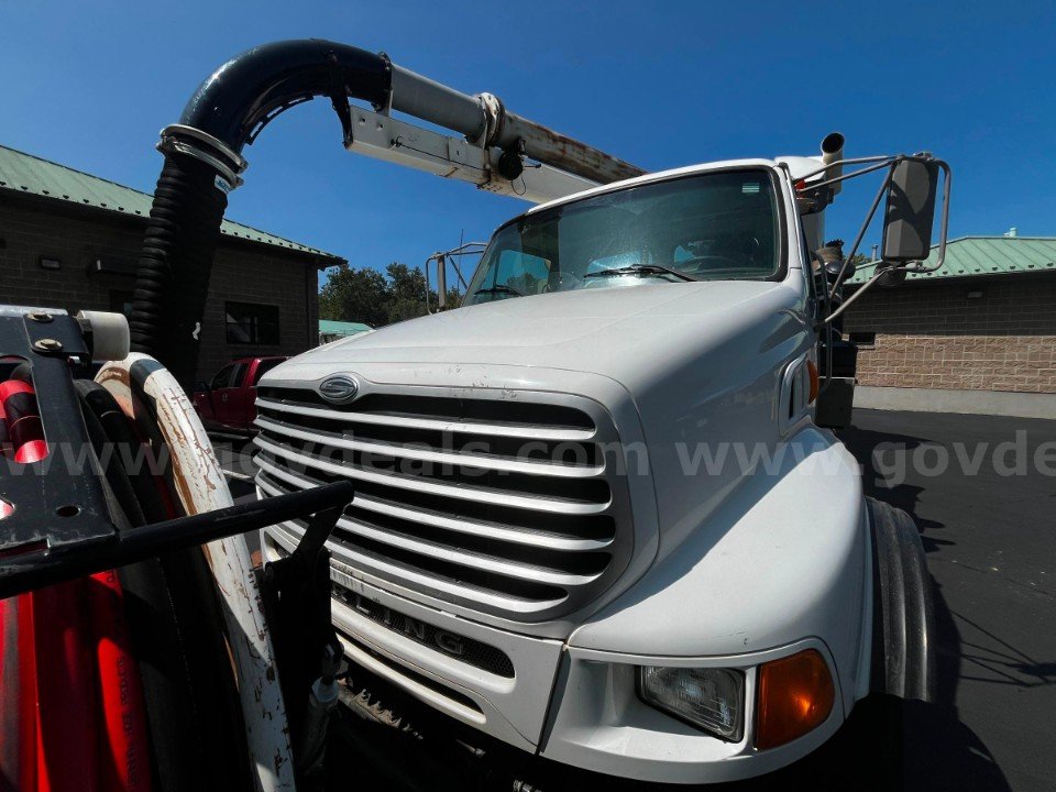 2005 Sterling LT9500 Vactor Truck