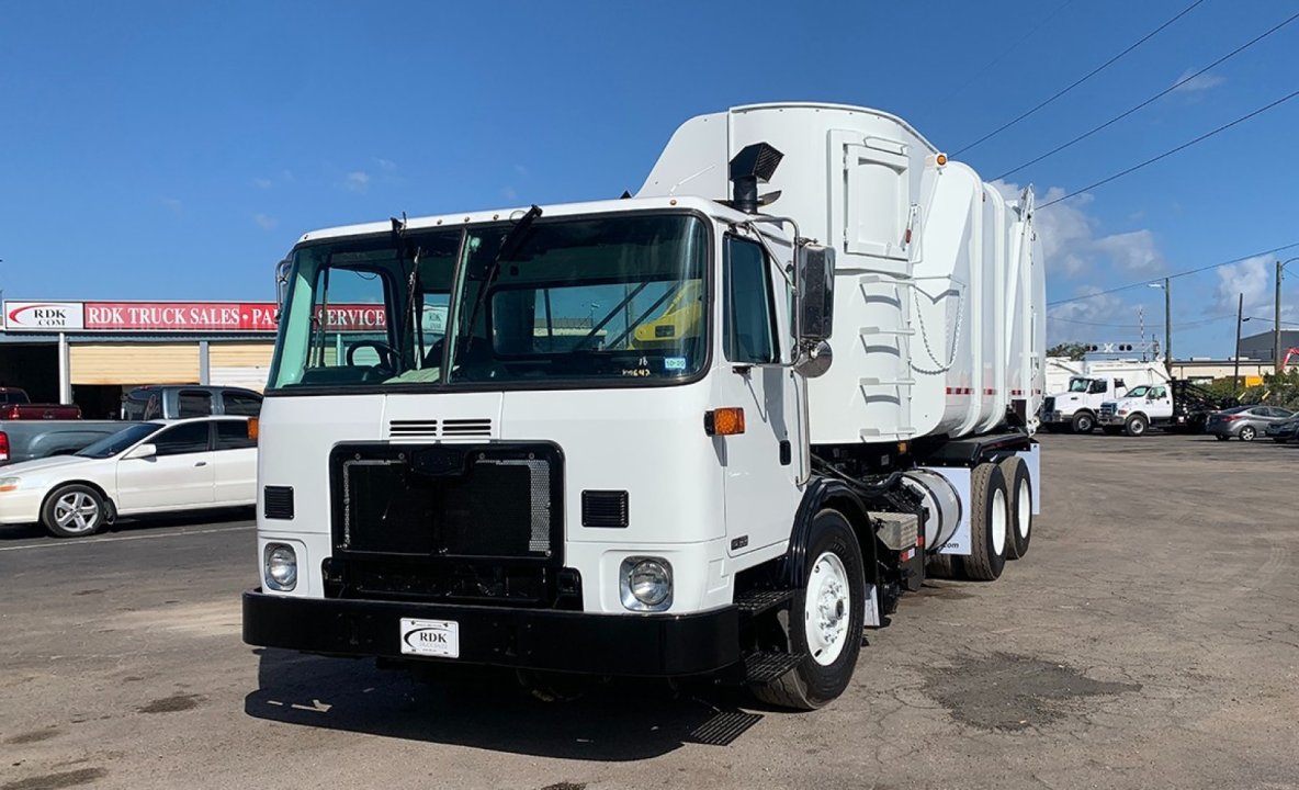 2009 Autocar ACX64 - 30 yd Heil Side Loader Garbage Truck