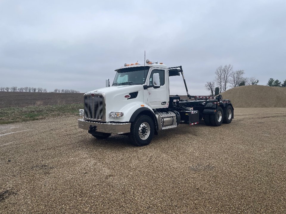 2024 PETERBILT 567 GALBREATH U5-OR-174 ROLLOFF TRUCK $229,900 PLUS F.E.T