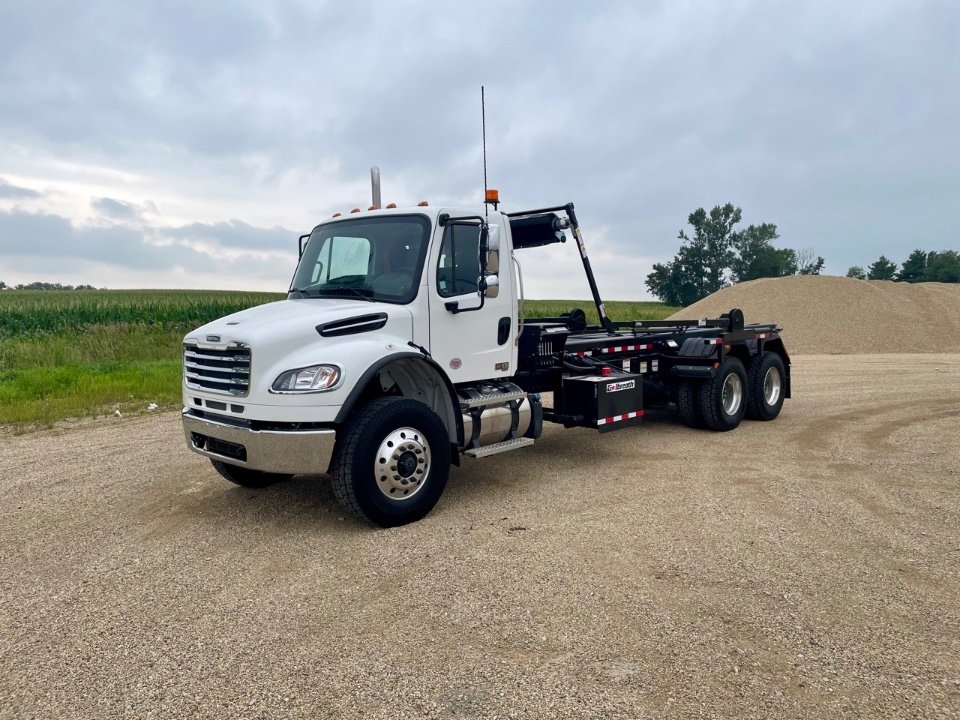 2025 FREIGHTLINER M2 PLUS GALBREATH U5-OR-174 ROLLOFF TRUCK $189,900