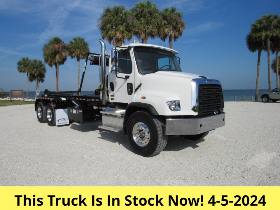 2024 Freightliner 114SD - 60000 LB Pac Mac Roll Off Truck