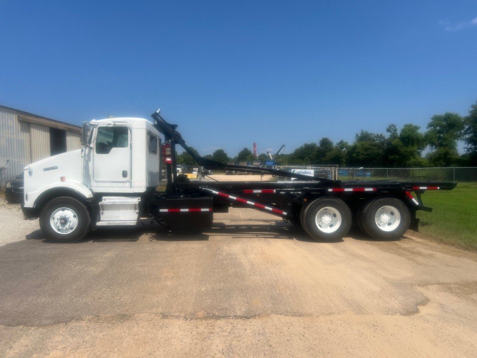 2006 KW T800 Roll Off Truck