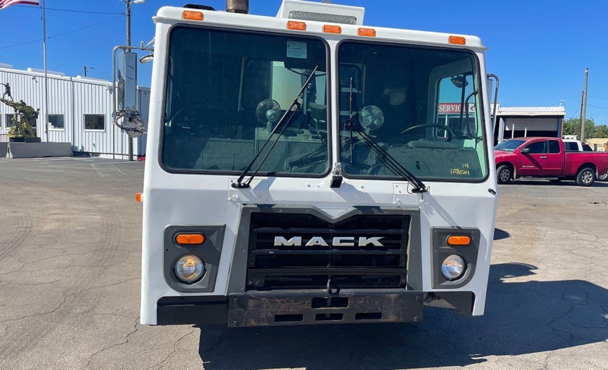 2013 Mack LEU613 - 37 yd. Heil Side Loader Garbage Truck