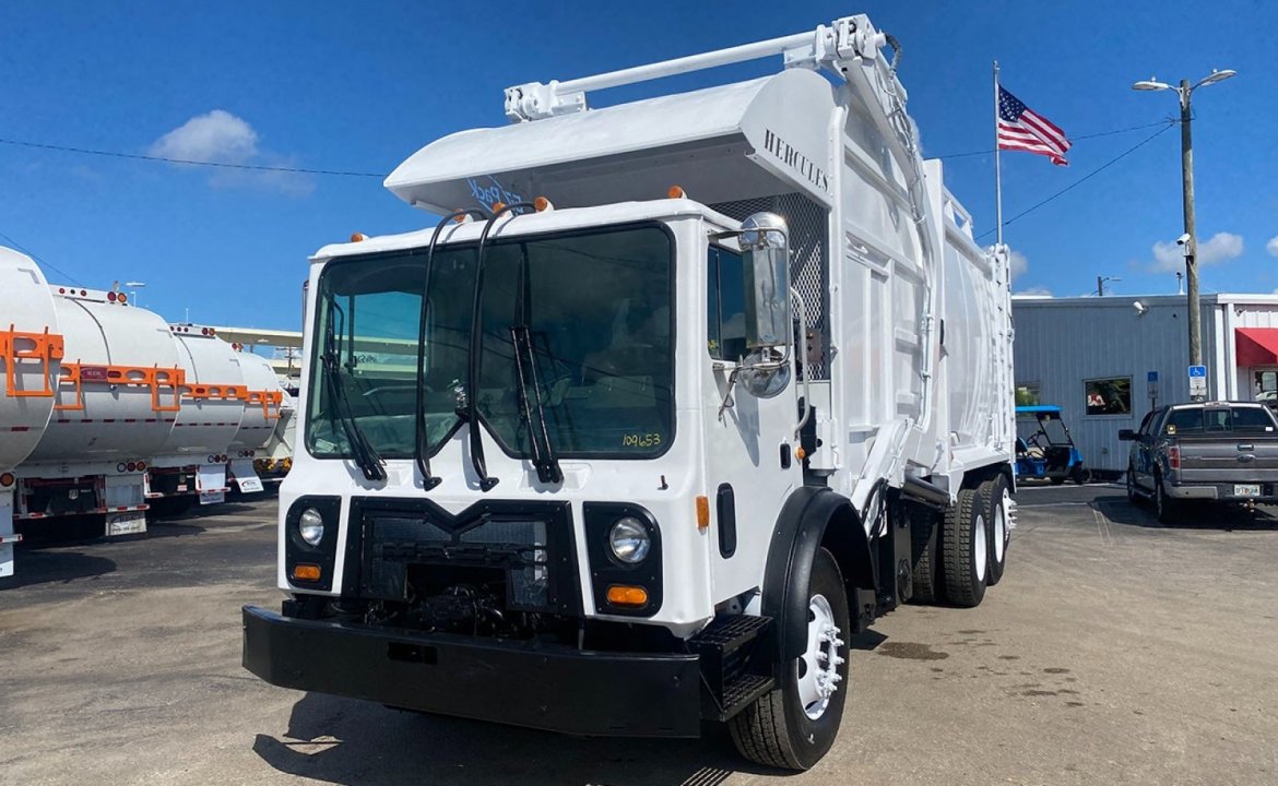 2015 Mack MRU613 - 40 yard EZ Pack Front Loader Garbage Truck