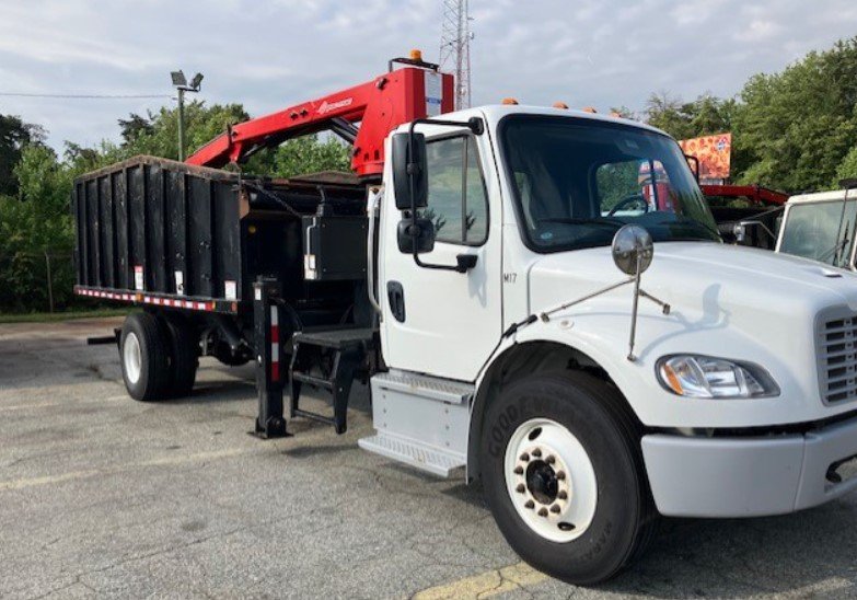 2022 Freightliner-Pac Mac Grapple/Knuckle Boom - Low Miles and Hours!