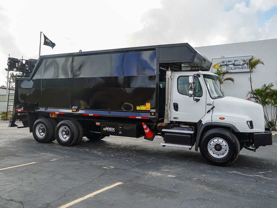 Used 2016 Freightliner 114SD Grapple Truck #HP3517