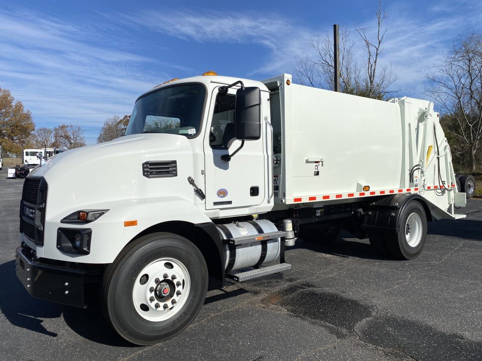 New! 2025 Mack 11yd Real Loader - Under CDL - 25,995GVW