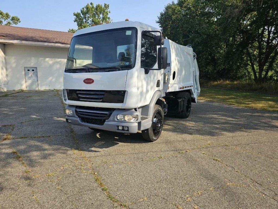 2013 Peterbilt 210 New Way 9yd Rear Loader-Under CDL!