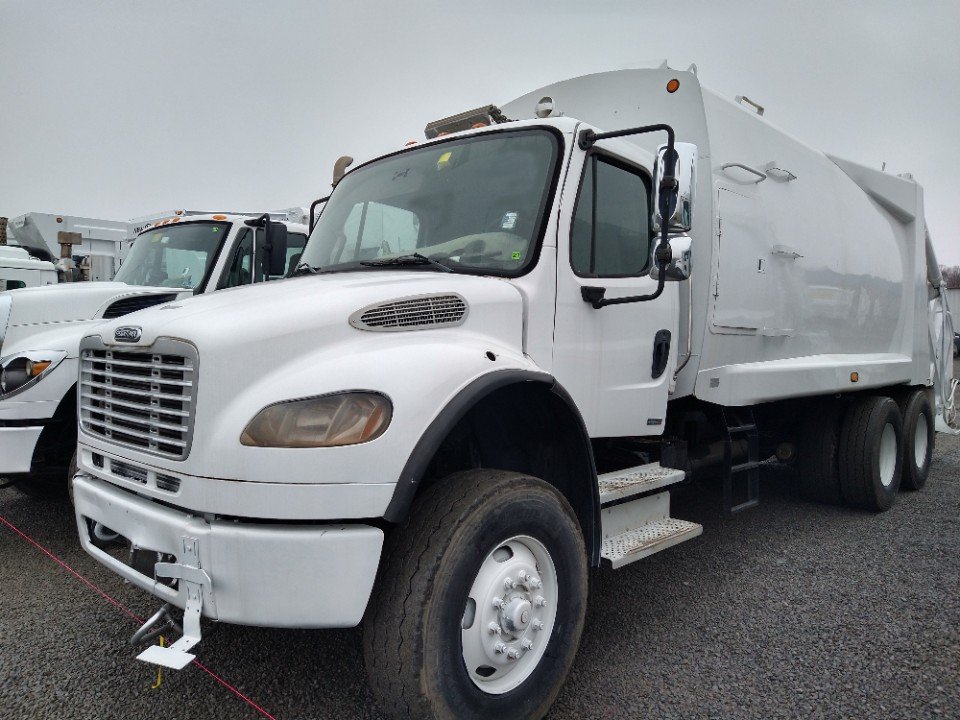 2004 Freightliner M2