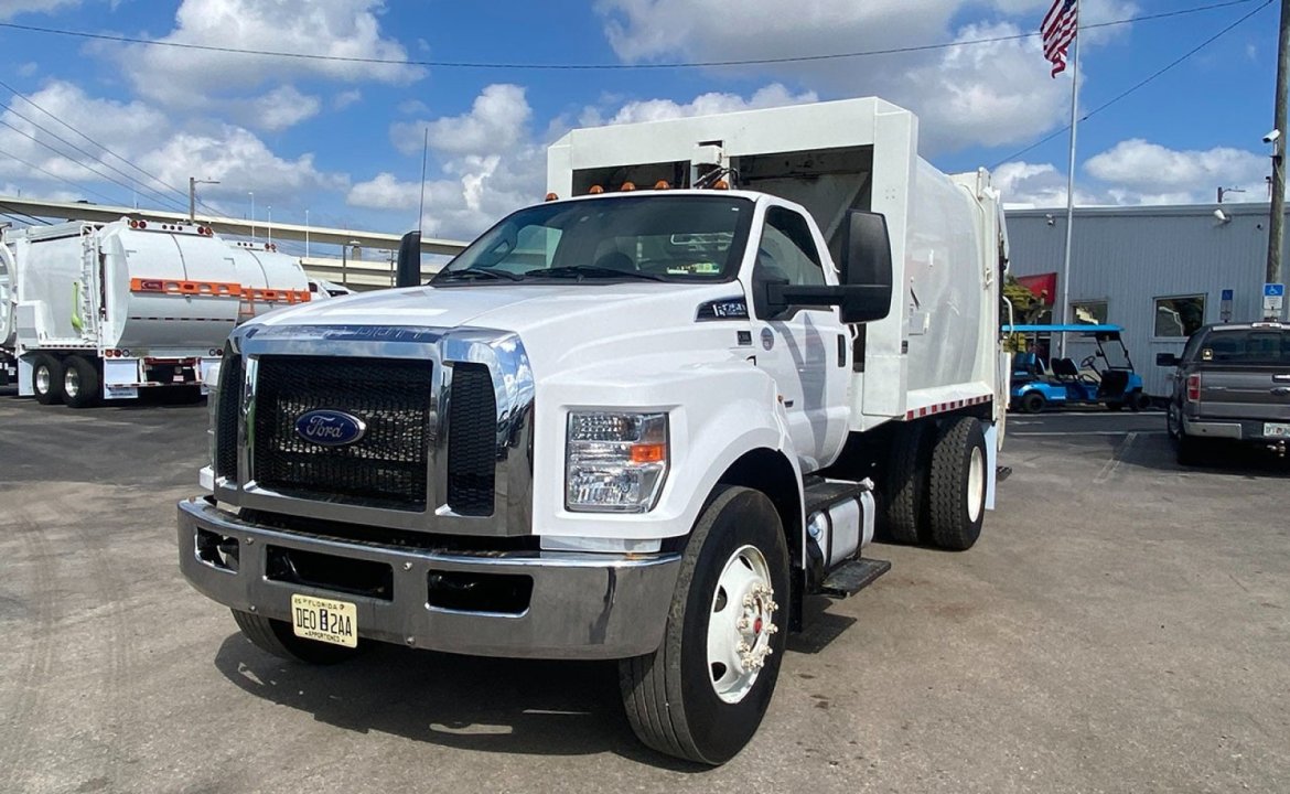 2019 Ford F750 - 15 yd Wayne Rear Loader Garbage Truck