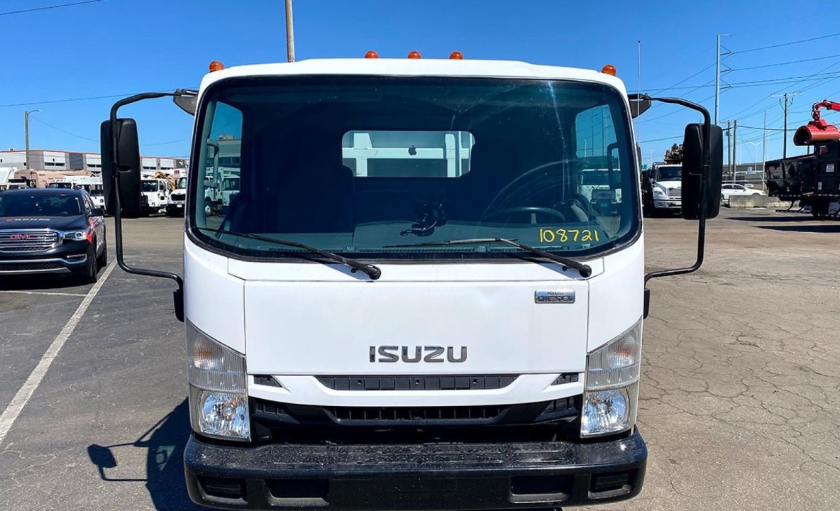 2016 Isuzu NRR - 8 yard New Way Rear Loader Garbage Truck