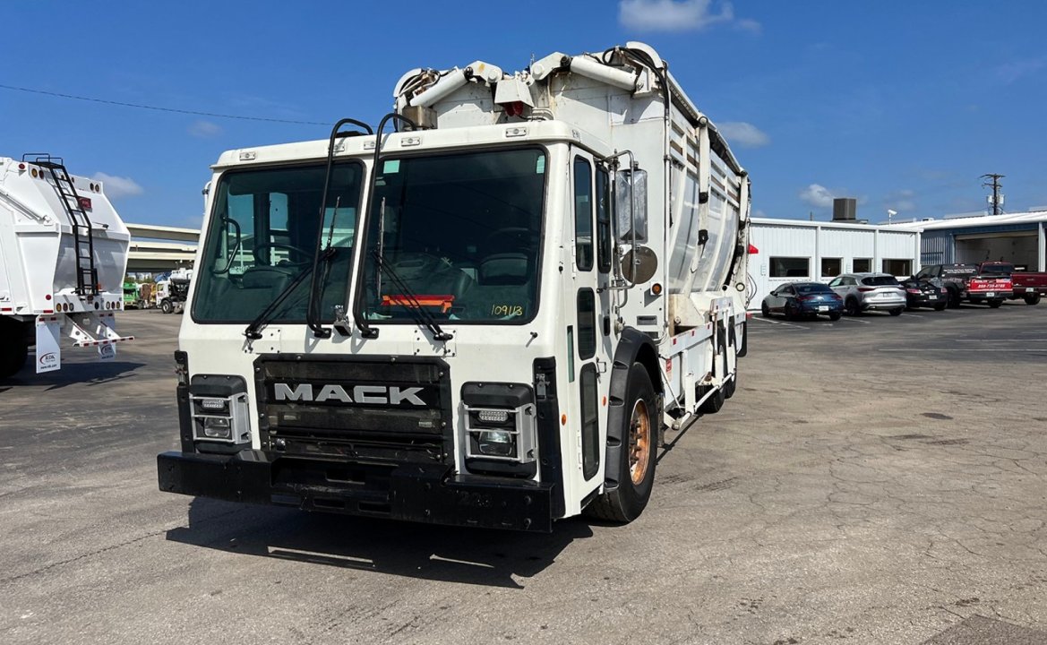 2017 Mack LR613 - 44yd GS Product GS5744D Recycling Truck