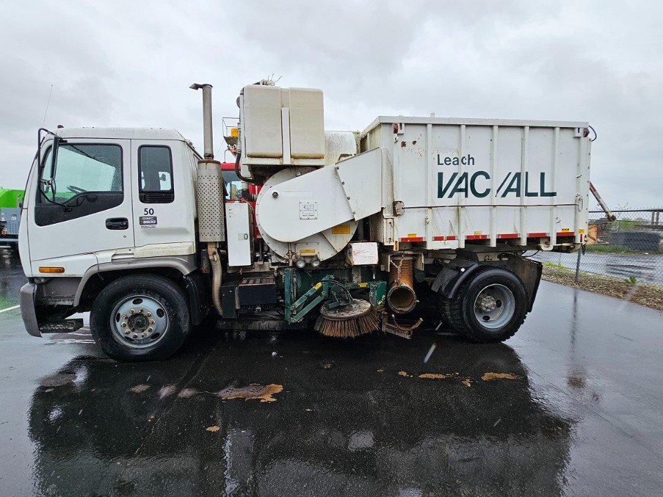 ID: 512056 I VACALL E10 ON 1999 GMC T6500