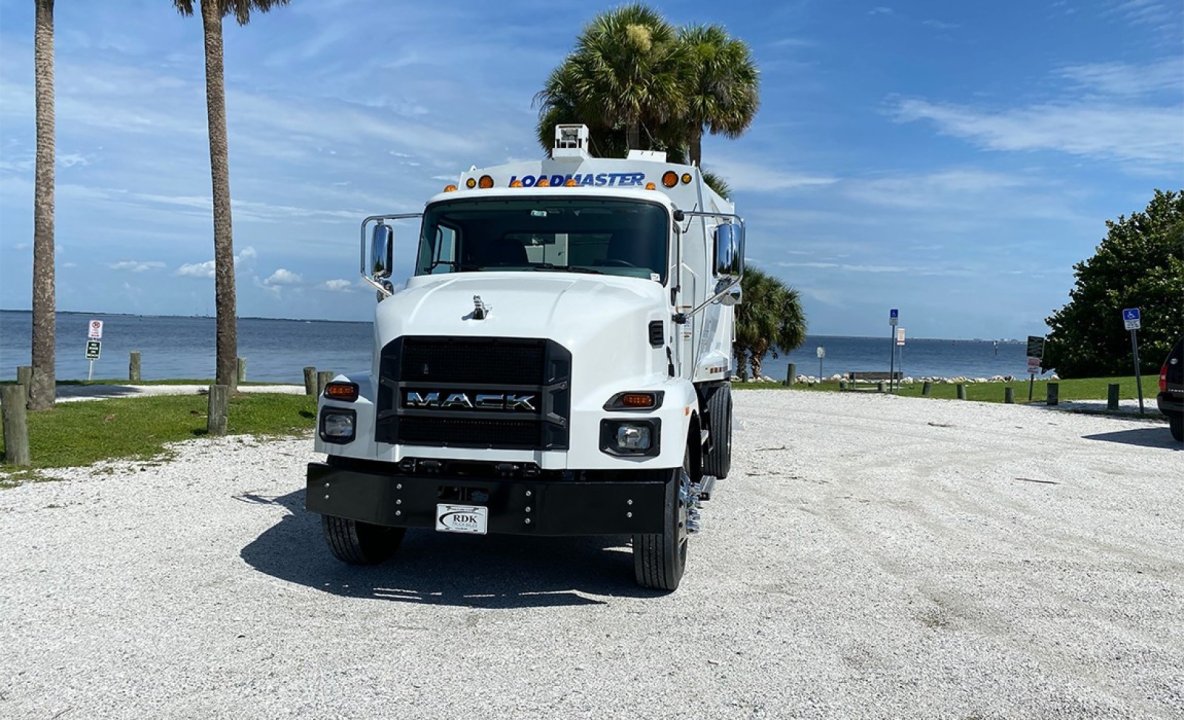 2024 Mack MD6 - 11 yd Pac Mac Rear Loader Garbage Truck