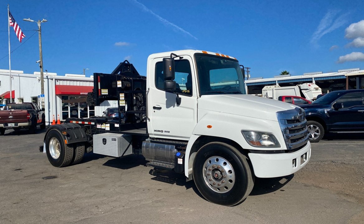 2019 Hino 268 - 8,000 lb. Galbreath Container Delivery Unit