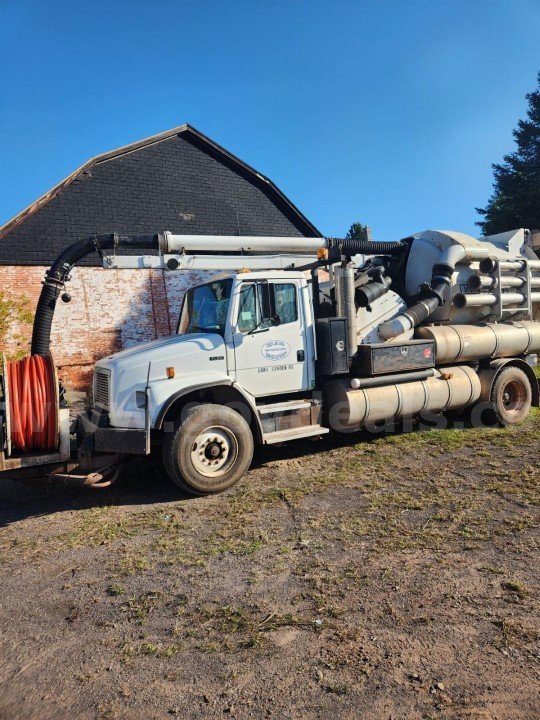 1998 Freightliner FL80