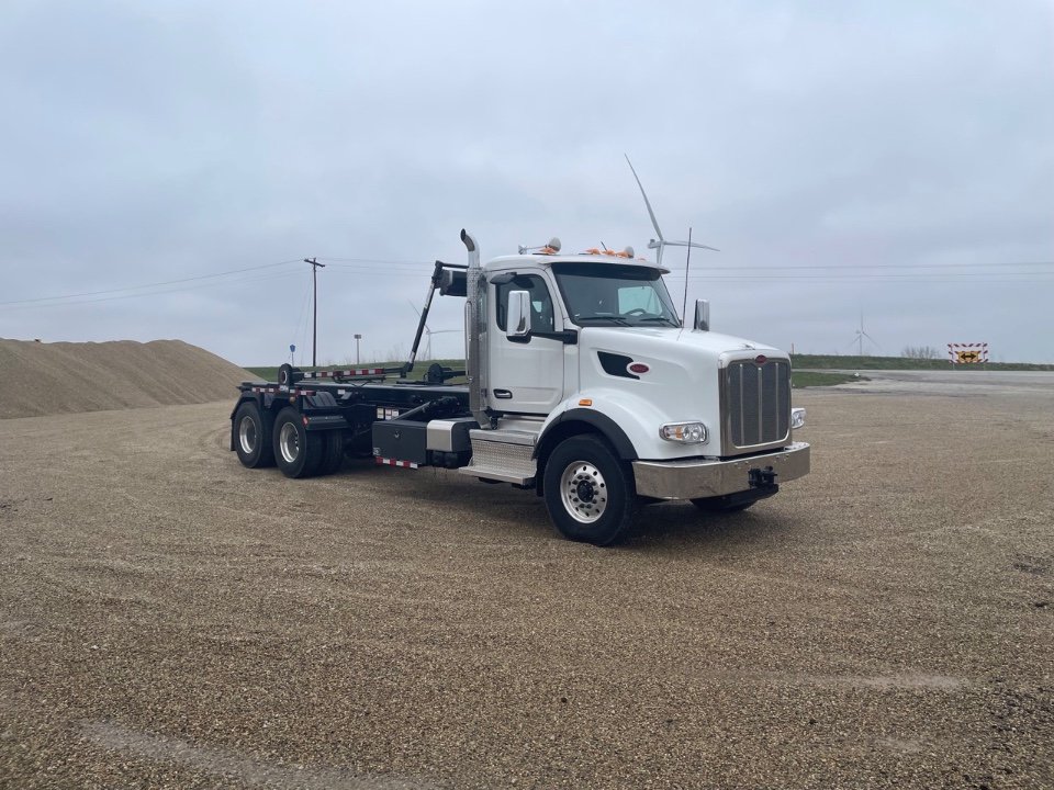 2024 PETERBILT 567 GALBREATH U5-OR-174 ROLLOFF TRUCK $229,900 PLUS F.E.T