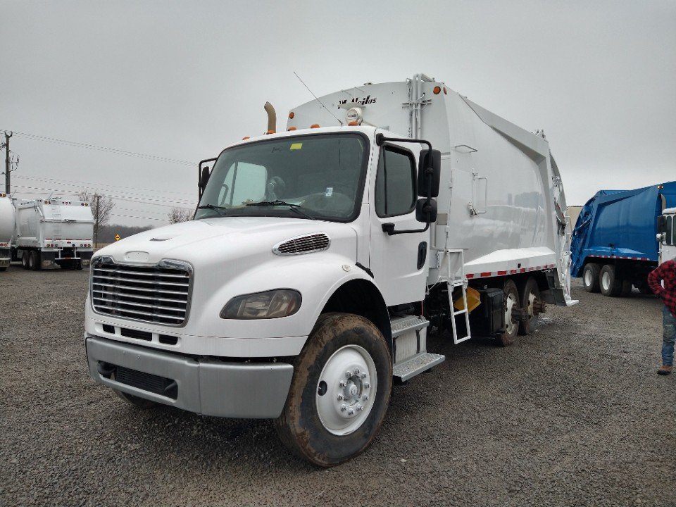 2009 Freightliner M2