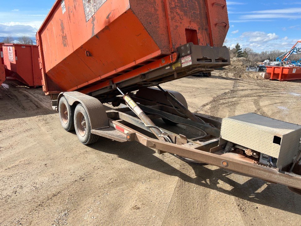 2010 NEDLAND rolloff trailer and containers