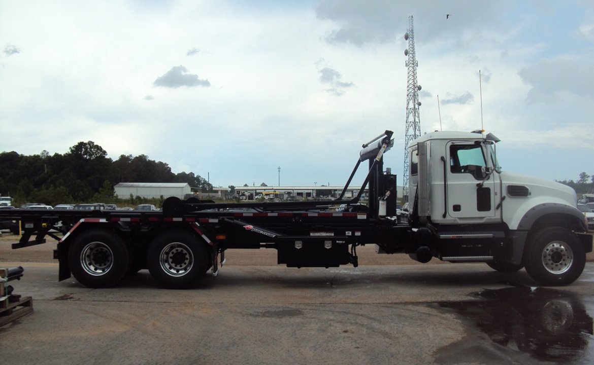 2025 Mack GRANITE - 60,000 lb Pac Mac Roll Off Truck