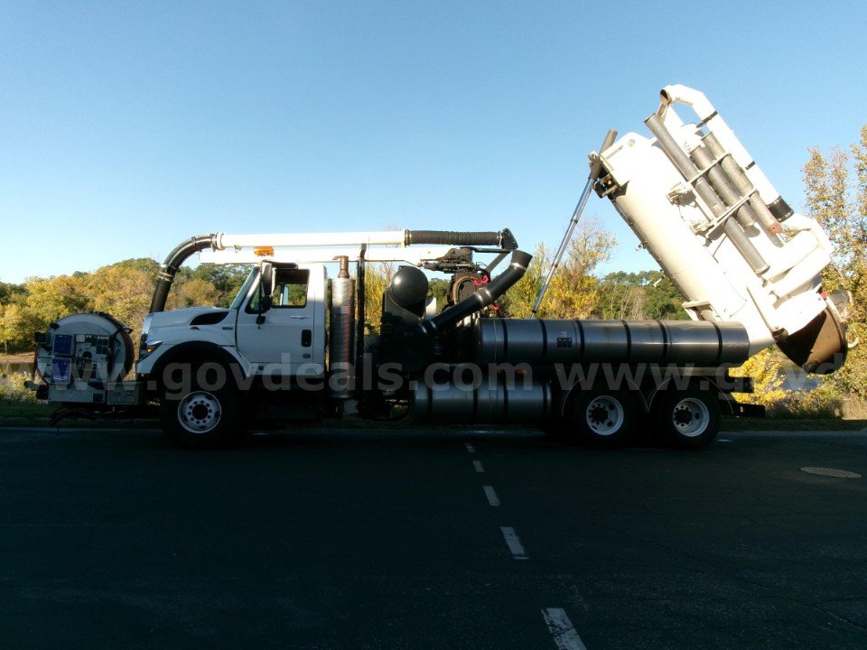 2011 INTERNATIONAL 7500 SERIES TRUCK / VACTOR 2100 PLUS