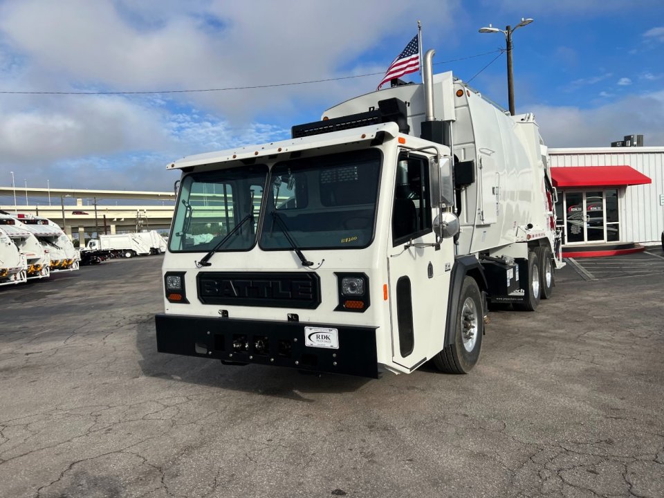 2024 Battle Motors LET2 - 25 yd Pac Tech Rear Loader Garbage Truck