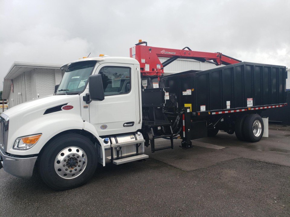 2024 Peterbilt 537, Pac-Mac KB-20 Grapple w/20 Yd Body