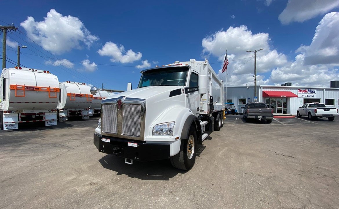 2023 Kenworth T880 - 32 yard Heil Durapack 5000 Rear Loader Garbage Truck