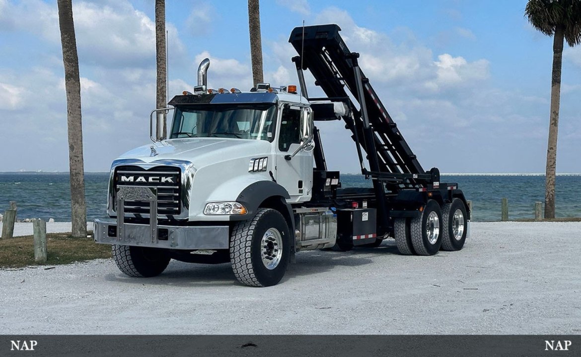 2025 Mack GRANITE - 60,000 lb Pac Mac Roll Off Truck