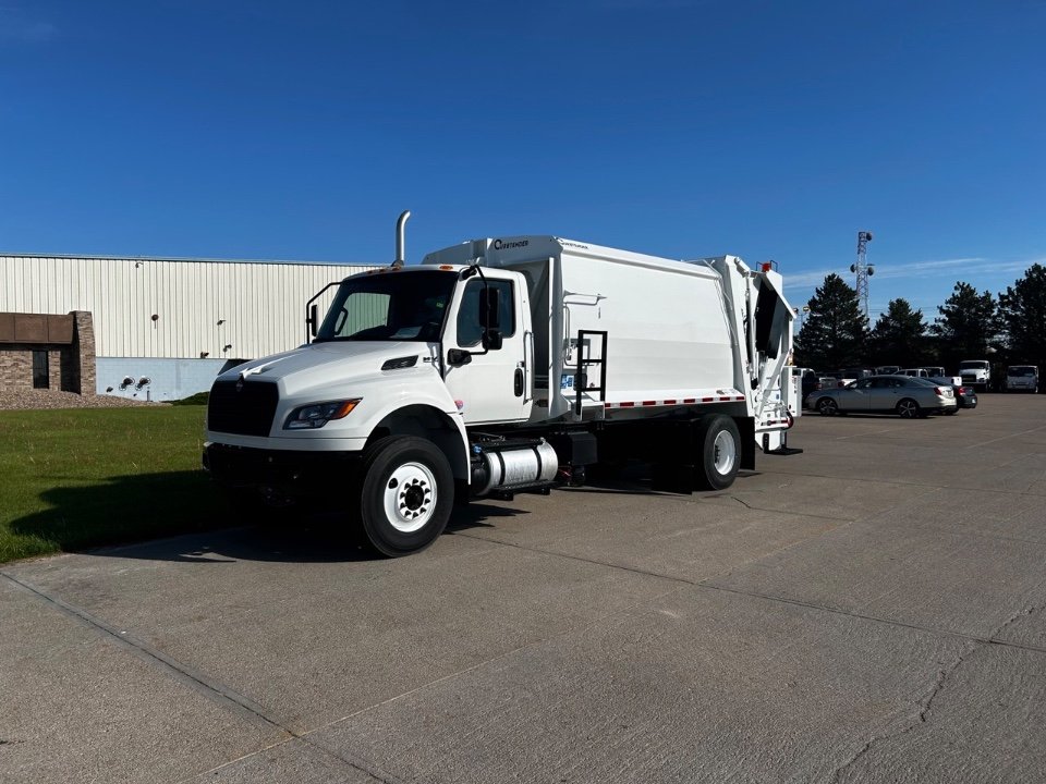 2025 INTERNATIONAL MV607 CURBTENDER QUANTUM XL 20 YD REAR LOADER $204,900