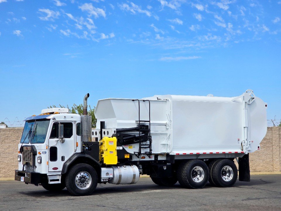 2018 Peterbilt 520 DaDee Scorpion 36 Yard ASL Garbage Truck