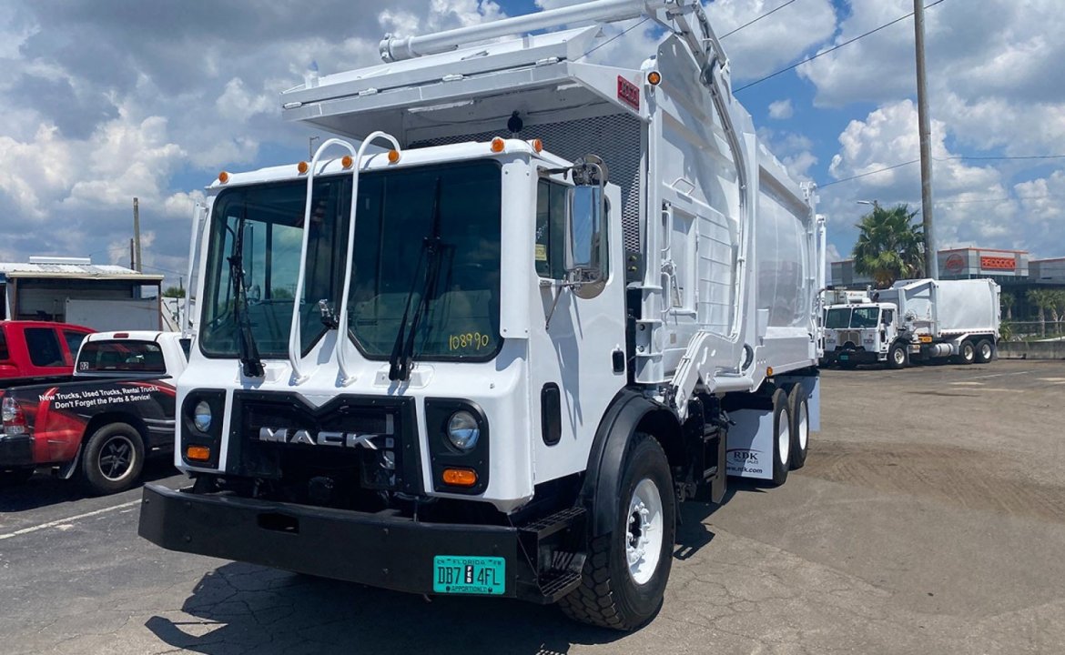 2016 Mack MRU613 - 40 yard Heil Front Loader Garbage Truck