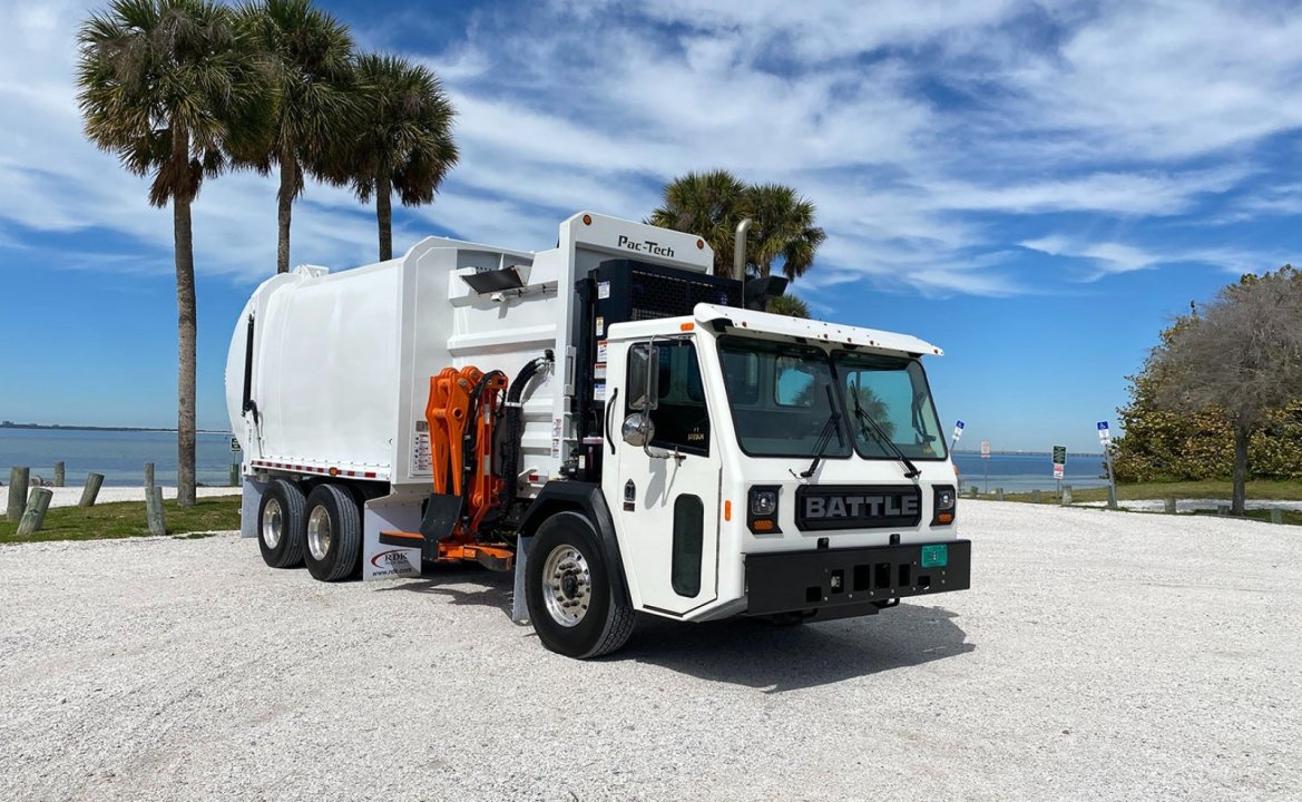 2024 Battle Motors LET2 - 31 yard Pac Tech Side Loader Garbage Truck