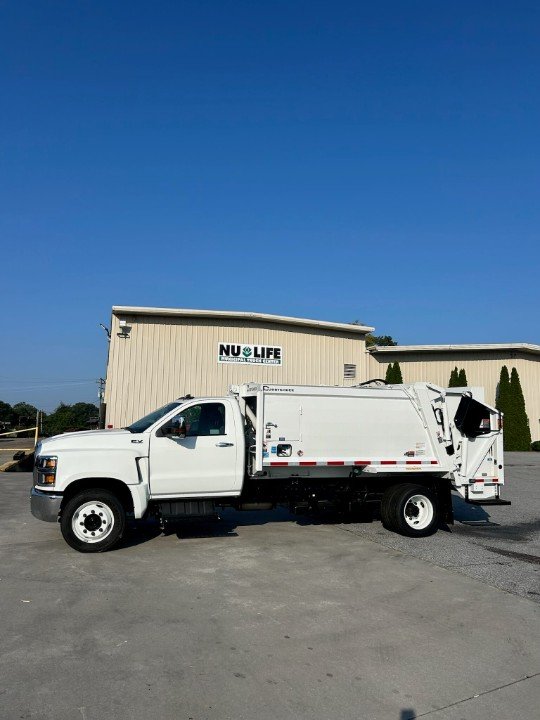 2023 International CV515 4x2 8 Yd Curbtender Quantum Rear Loader