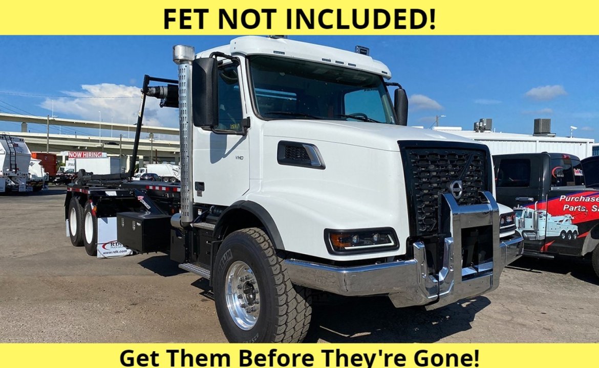 2025 Volvo VHD 64B - 60,000 lb Pac Mac Roll Off Truck