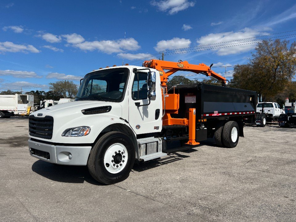 2025 Freightliner M2-106 Petersen TL3 30 yd. 