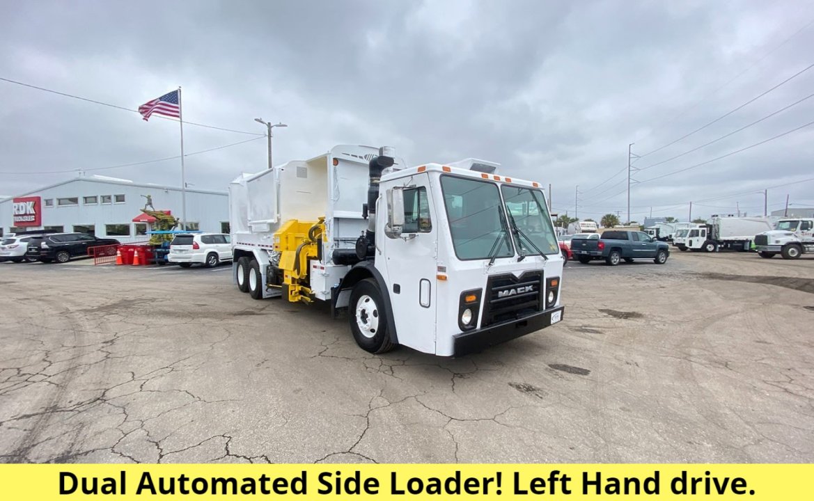 2013 Mack LEU613 - 31 yd Labrie Dual Automated Side Loader Garbage Truck