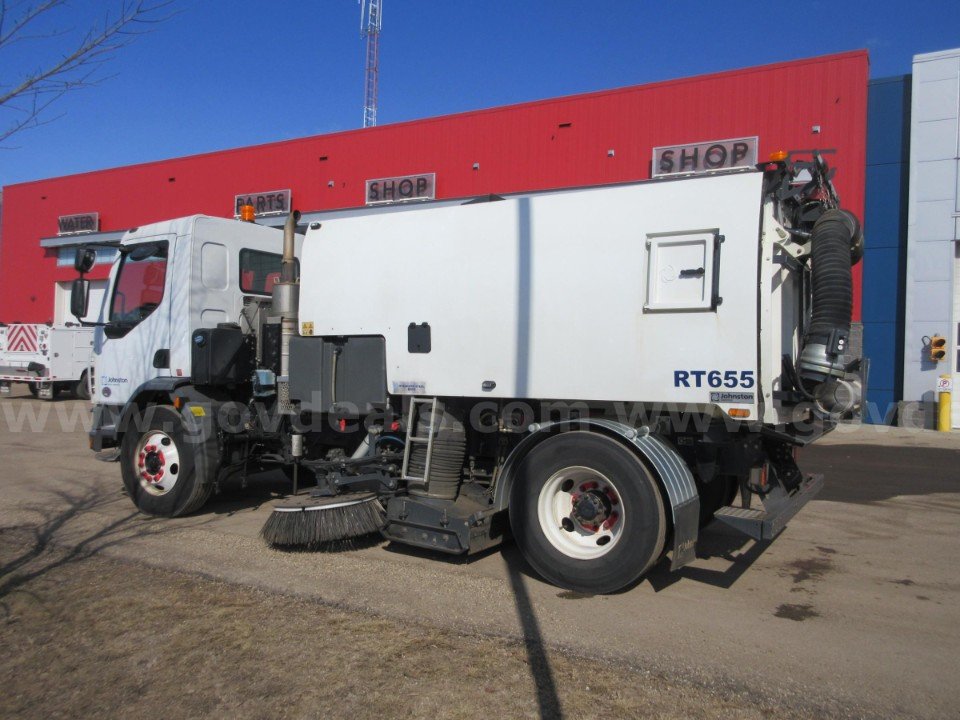 2017 Peterbilt COE 220 Street Sweeper