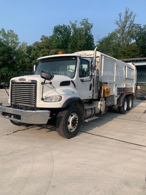 2012 FREIGHTLINER ONE ARM GARBAGE TRUCK