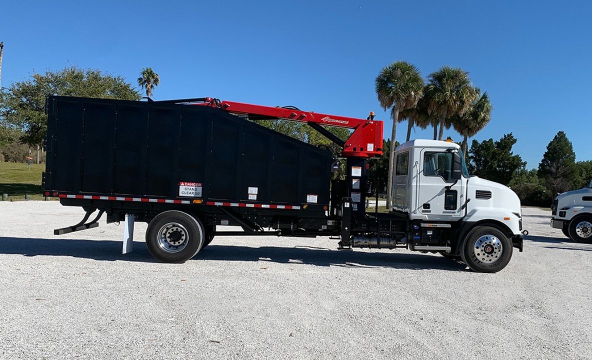 2024 Mack MD7 - 20 Yard Pac Mac Grapple Truck