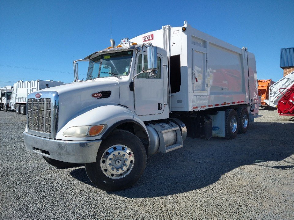 2014 Peterbilt 348 