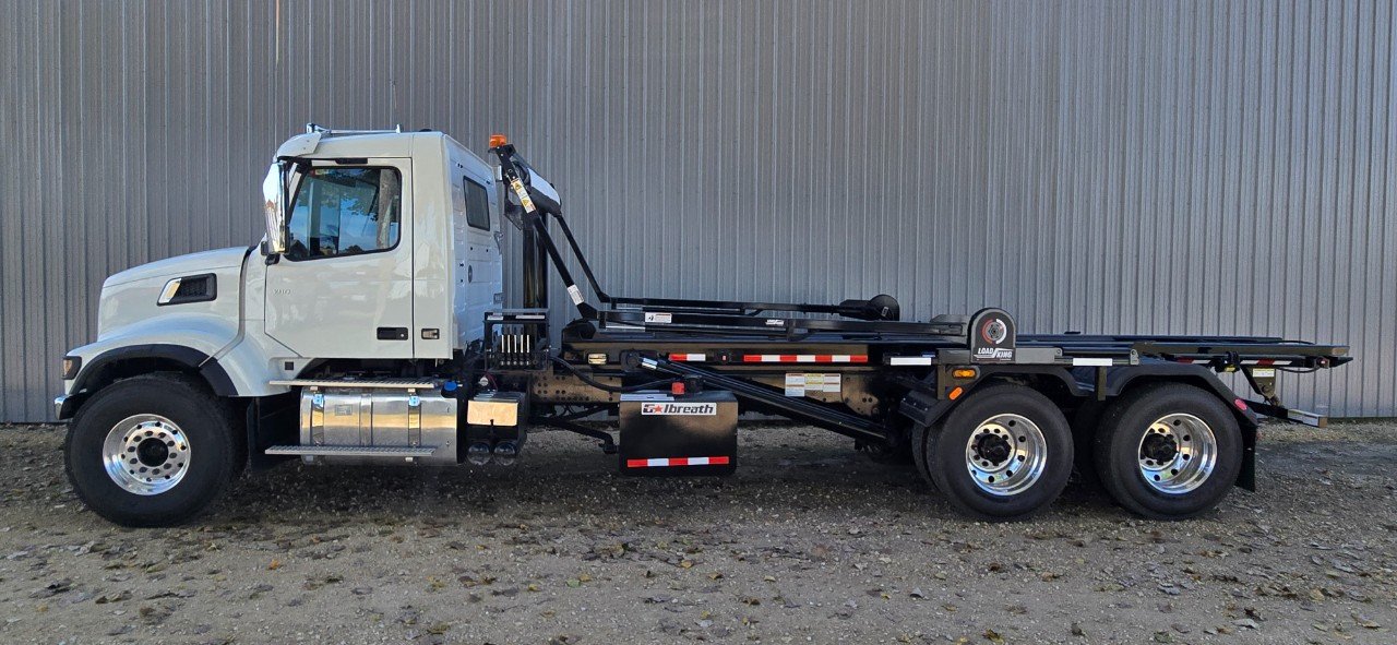 2025 Volvo VHD64 + Galbreath U5-OR-174 + Pioneer Tarper IN STOCK