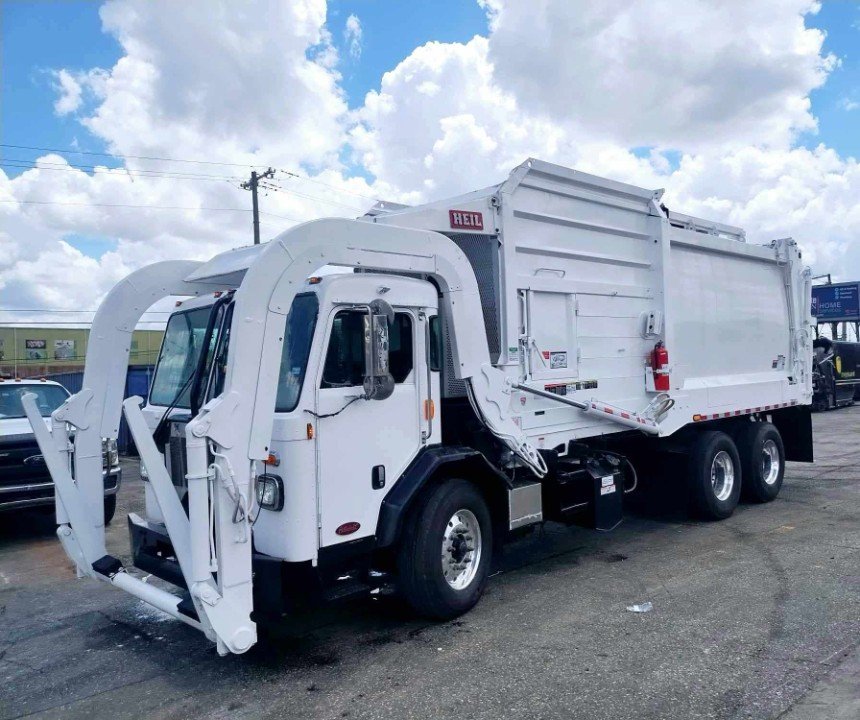 2019 Peterbilt 520 Heil Half Pack 40yd Front Load Miles 86,959, Hours 7,830