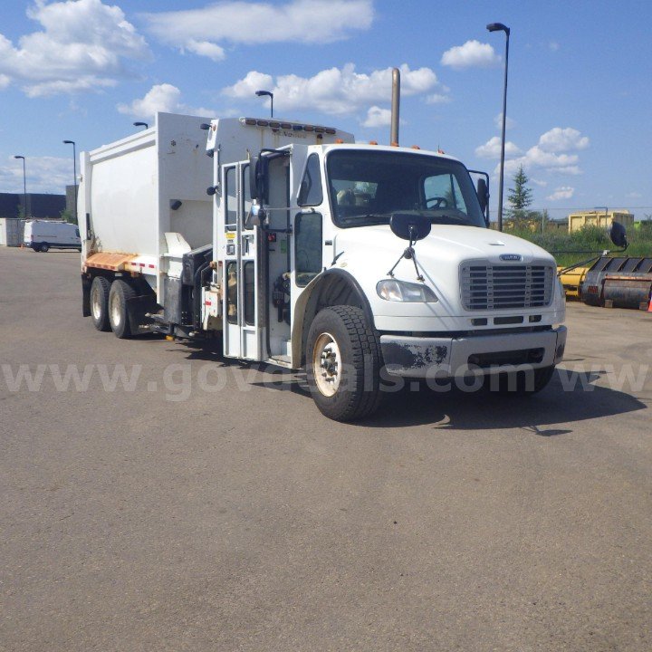 2013 Freightliner M2 106 Garbage Trucks