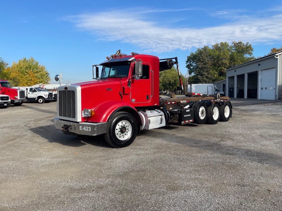 2014 PETERBILT 365 GALBREATH U5-OR-174 ROLLOFF TRUCK