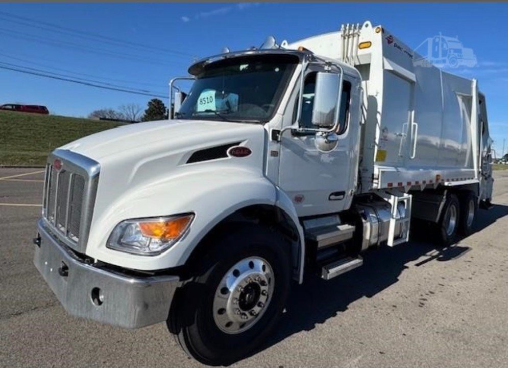 NEW! 2025 Peterbilt 548, 25 Yd Pac-Mac Rear Loader