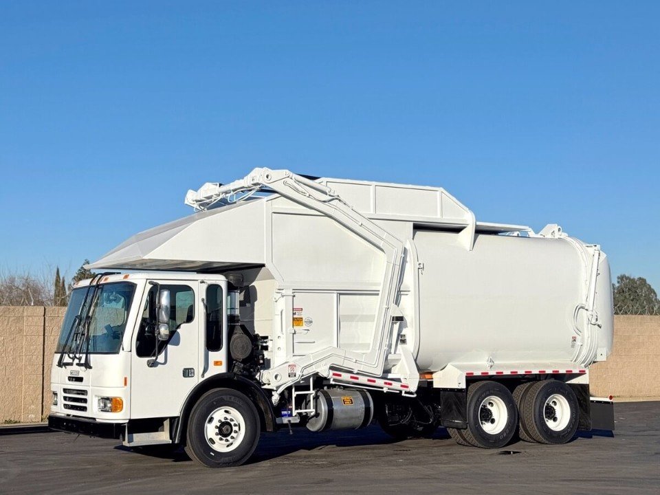 2007 Condor Amrep 40 Yard Front Load Garbage Truck