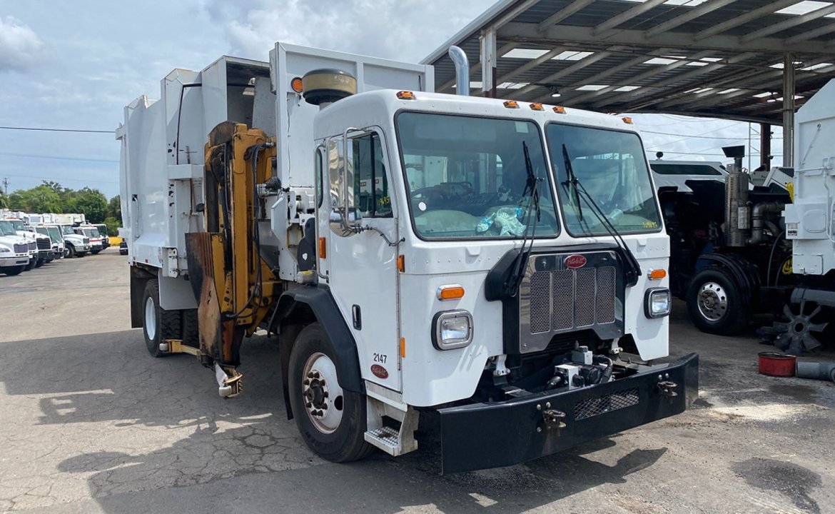 2021 Peterbilt 520 - 20 Yard GS-Products Side Loader Garbage Truck